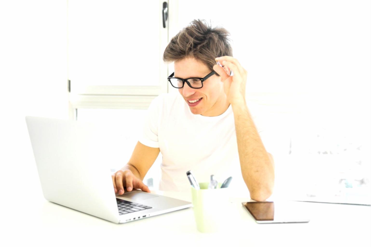 Panel de control con gráficos financieros personalizados